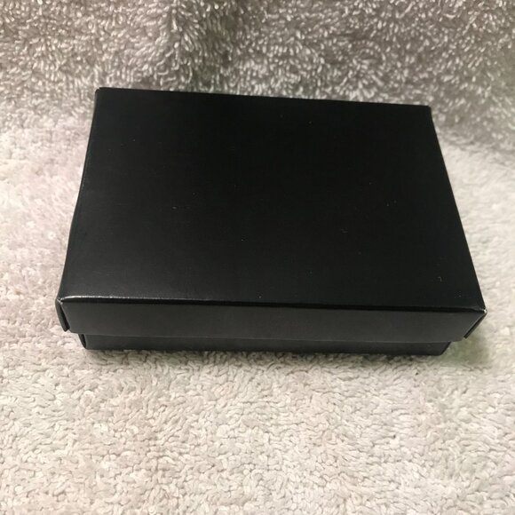 Avon Merryl 3 Piece Gift Set - Silver & Pearl Necklace Bracelet & Earrings - Picture 7 of 16